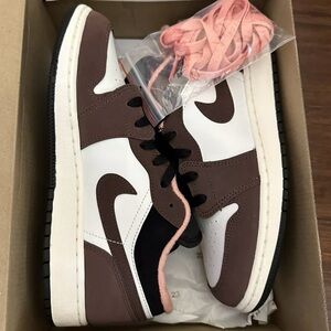Brand New 
Nike Air Jordan 1 Low 'Mocha'